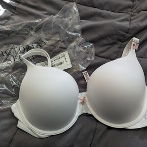 Victoria Secret Bra- Body by Victoria Secret